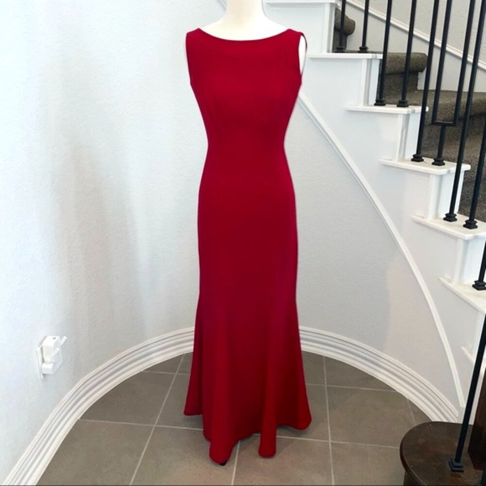 Fully Lined Formal Dress With Bow In Back Detail.… - image 1